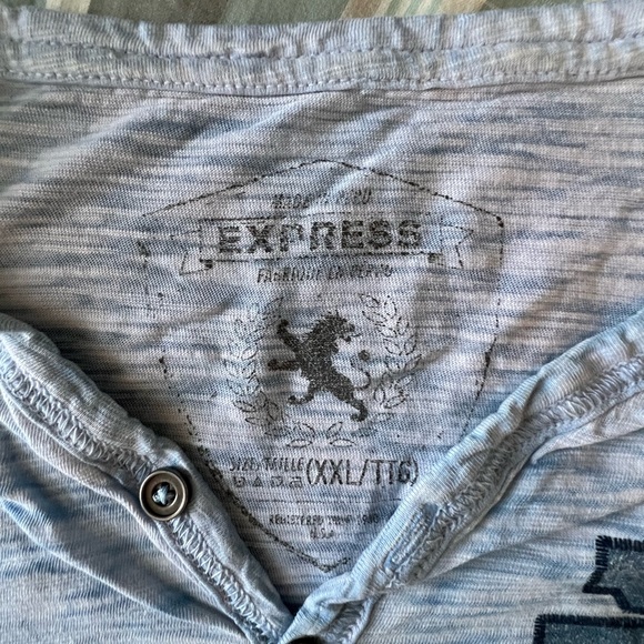 Men’s express tshirt. Size xxl but shrunk so it fits like and xl - Picture 3 of 3